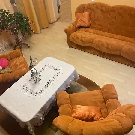 Ground Floor Close To Centre And Tourist Attractions *