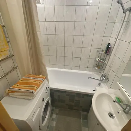 Ground Floor Close To Centre And Tourist Attractions דירה